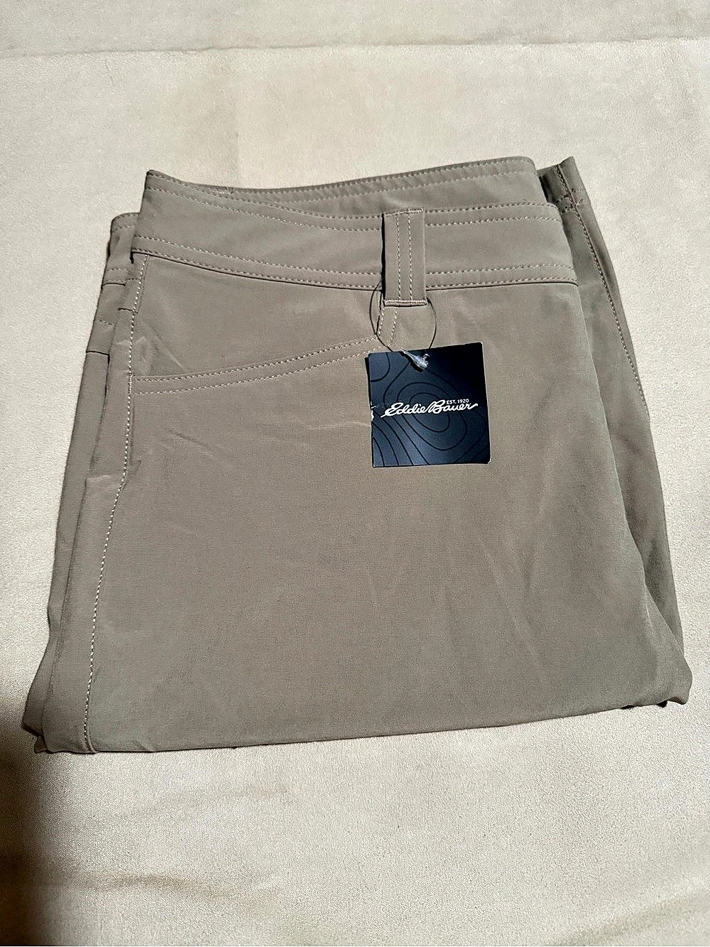 Eddie Bauer Adventurer 2.0 Bermuda Shorts in Brown Size 12 Like New